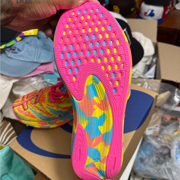 Colorful Athletic Running Shoes - Picture 3 of 10